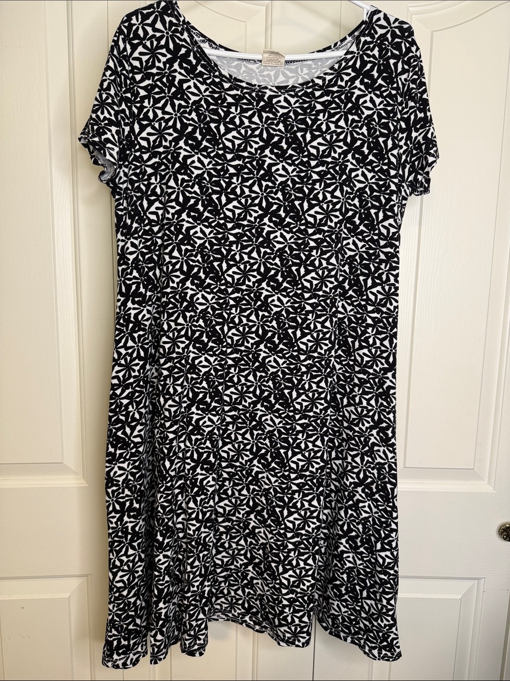 Buttercream Black & White Geometric Short Sleeve Women's Dress
